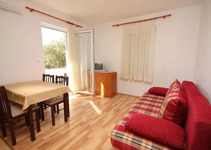 Apartman With Parking Space Banjol, Rab - 4956 *