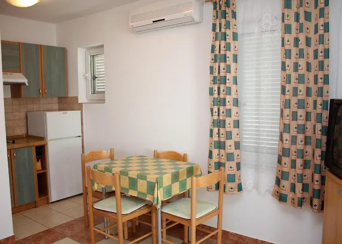 Apartman With Parking Space Banjol, Rab - 4956