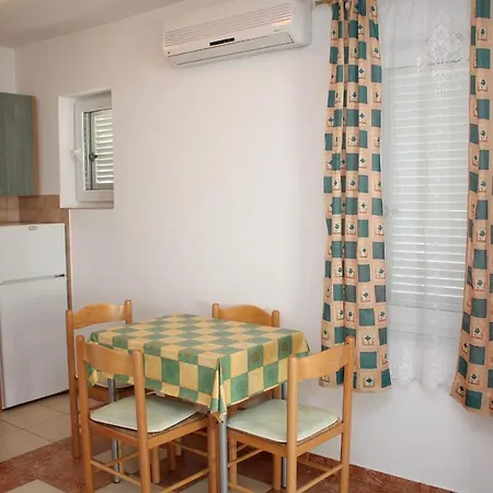 Appartement With Parking Space Banjol, Rab - 4956