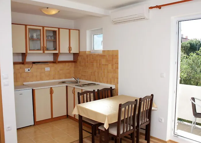 Daire With Parking Space Banjol, Rab - 4956